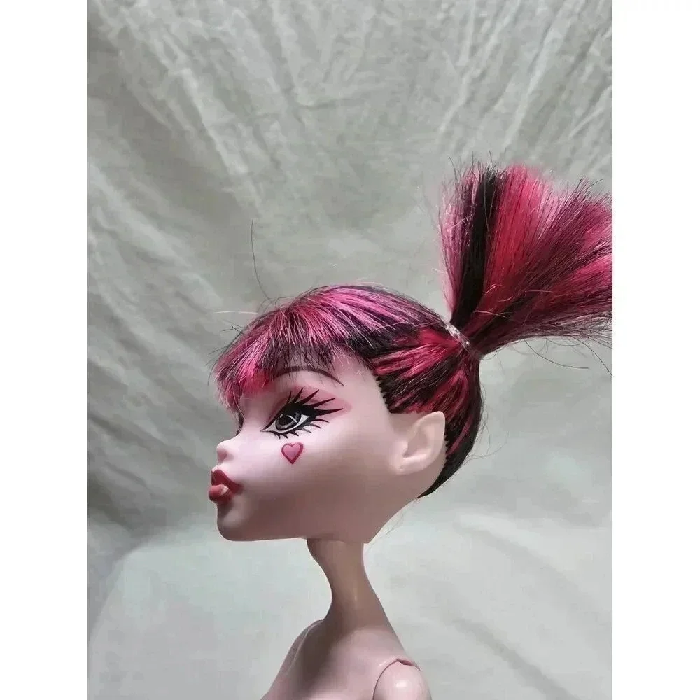 Monster High Dead Tired DRACULAURA Doll- Two Right Hands- Nude- READ - Picture 3 of 11